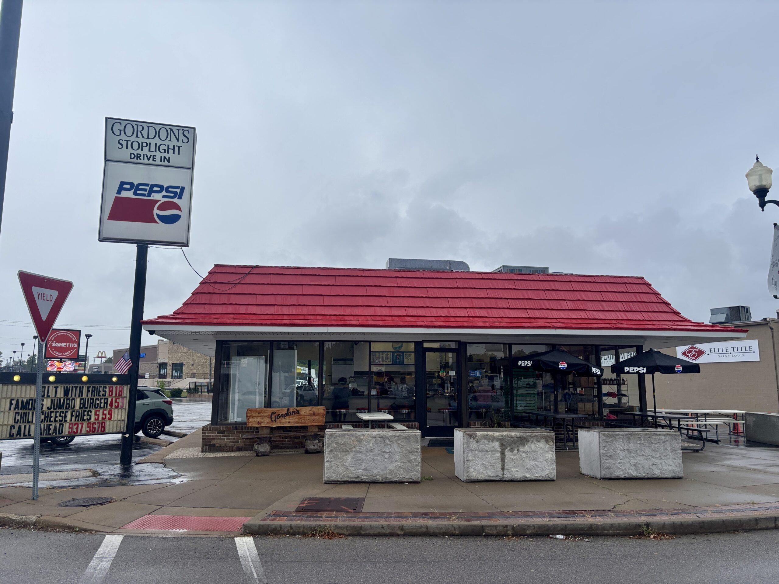 Twin City News Stoplight Drive-In